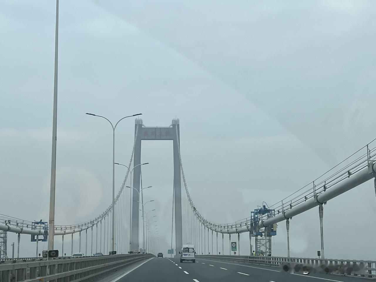 泰州大桥的车流量下降！从独领风骚到流量回落，藏着泰州跨江发展的底层逻辑

曾几何