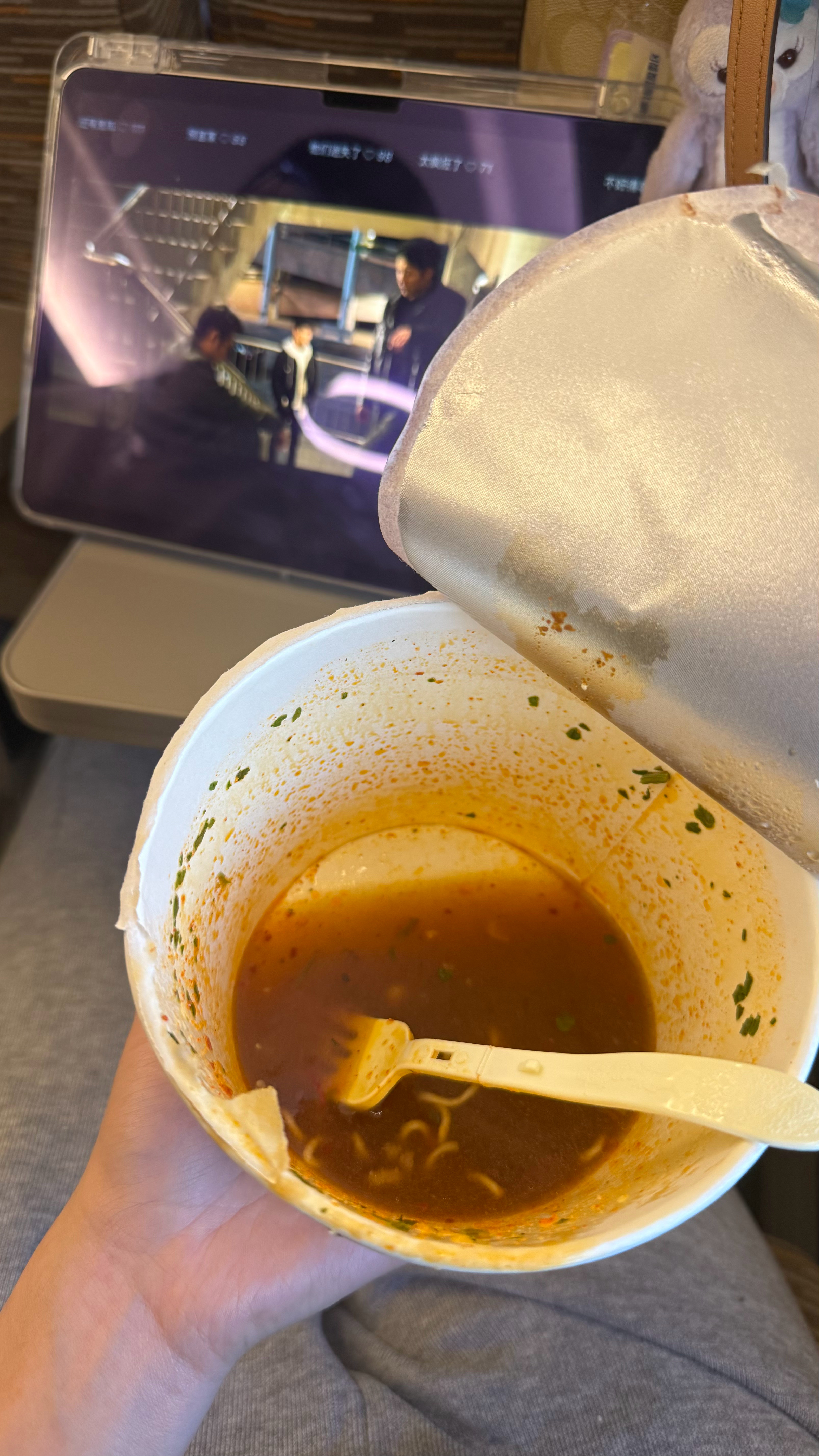 论高铁上的泡面有多香高铁泡面日常plog