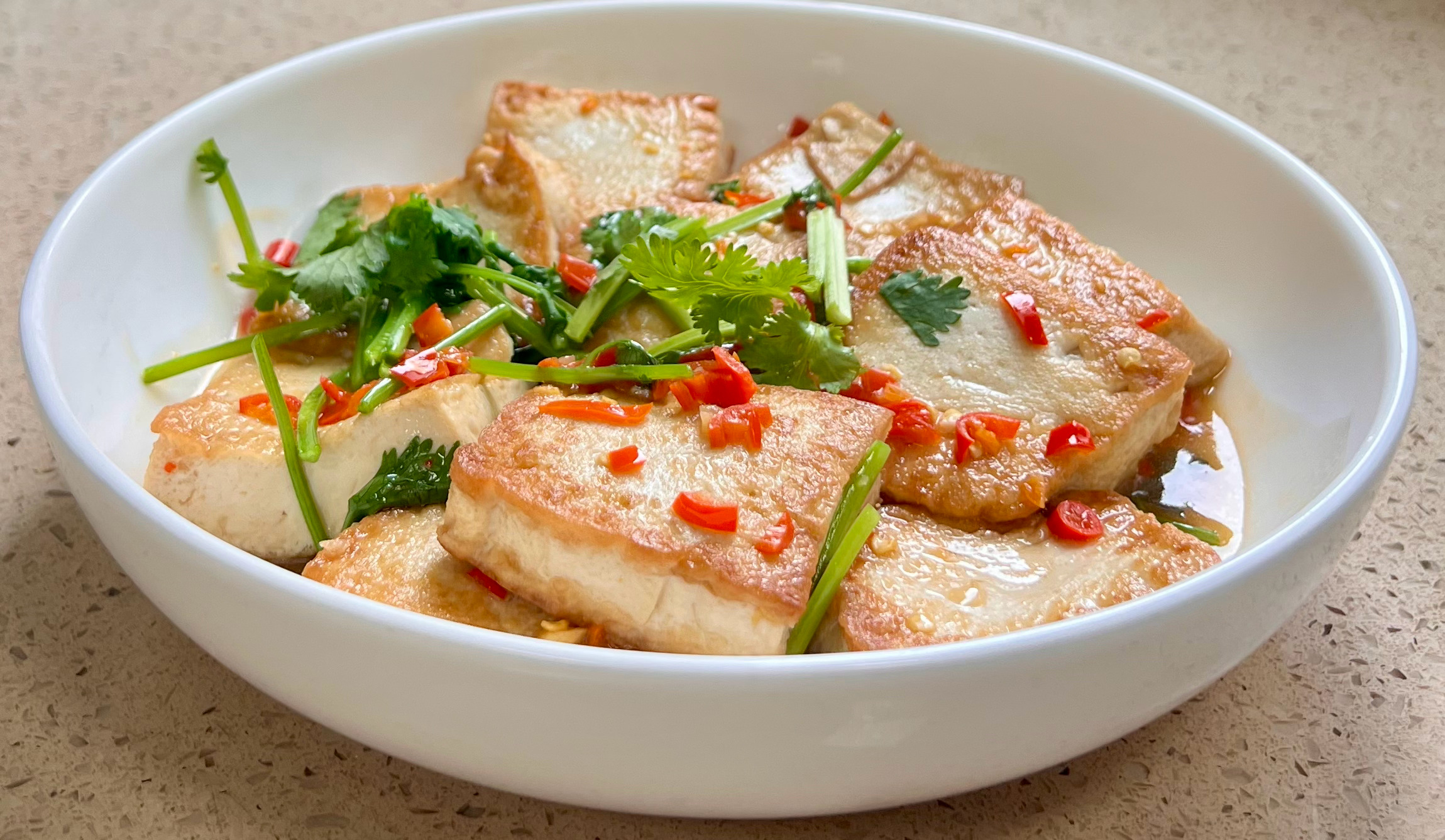 白切鸡  辣椒炒肉  蒜蓉红薯叶  家常豆腐 ​​​