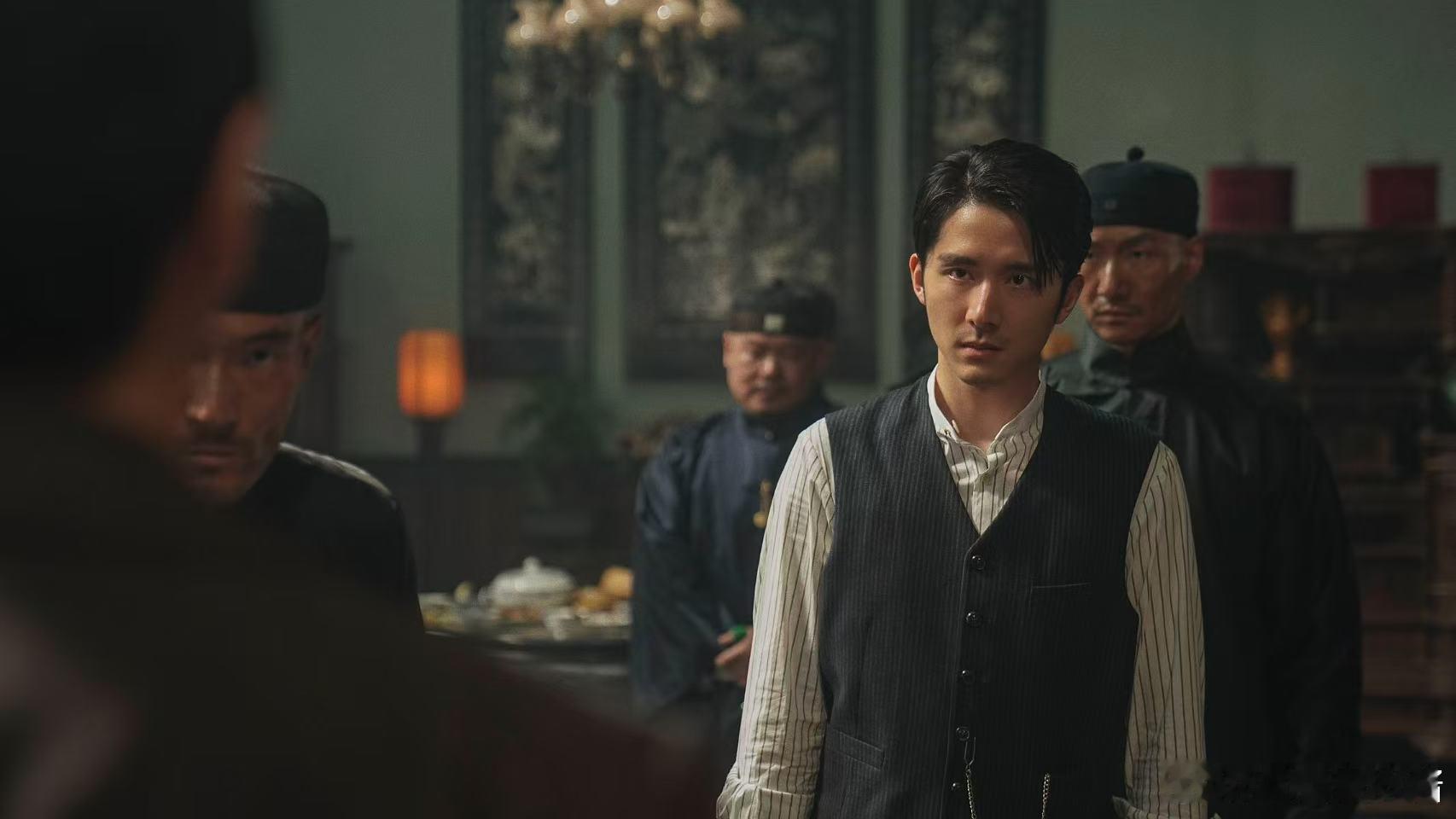 大年初一爸妈赶我上早八  大年初一美梦正酣，爸妈却为看《唐探1900》赶我“上早