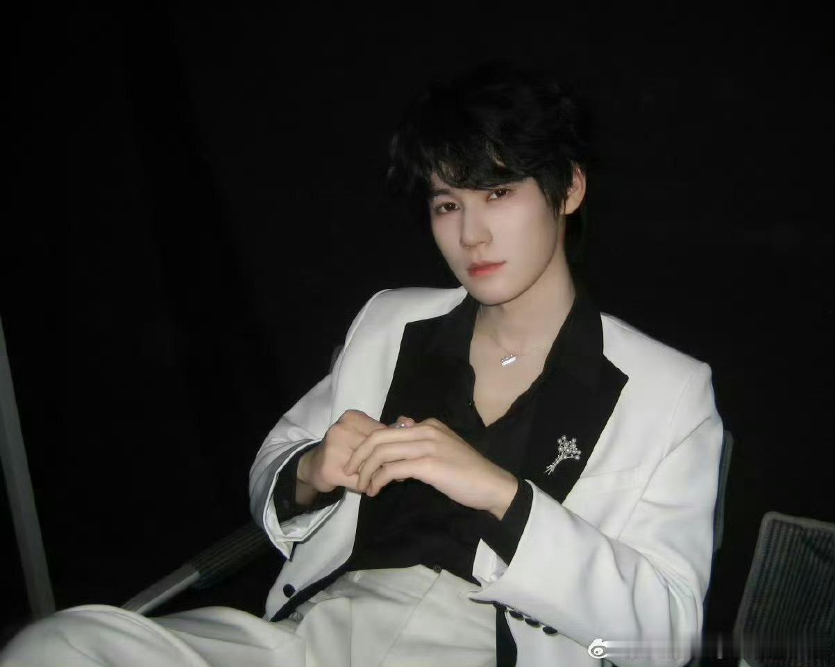 张真源睡前晚安问候张真源睡前晚安这样的张哥谁不爱呢，好贴心啊，喜欢他的人一定很幸