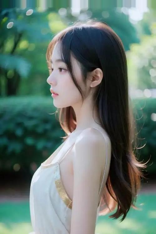 该不该接受生活中的不完美？
我觉得必须接受。世界本就复杂多变，追求绝对完美就是白
