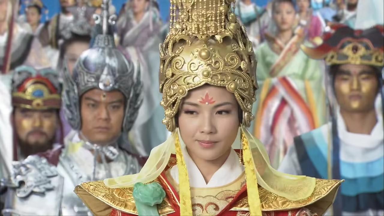 农历二月二十四祭妈祖：
每年的二月廿四，在海南微藤圣娘庙要举行妈祖祭典仪式和巡游