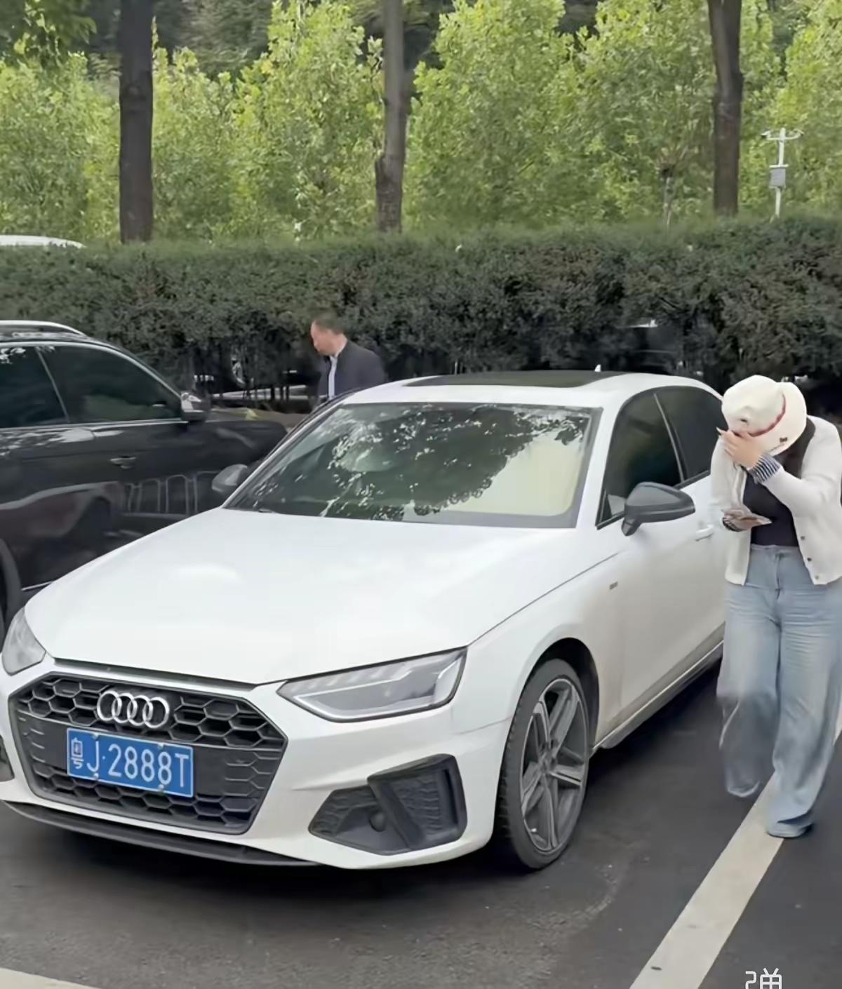 看到这辆车，我有点不明白，为啥说人家是“甲级战车”？这两天这辆车出现在老君山，为