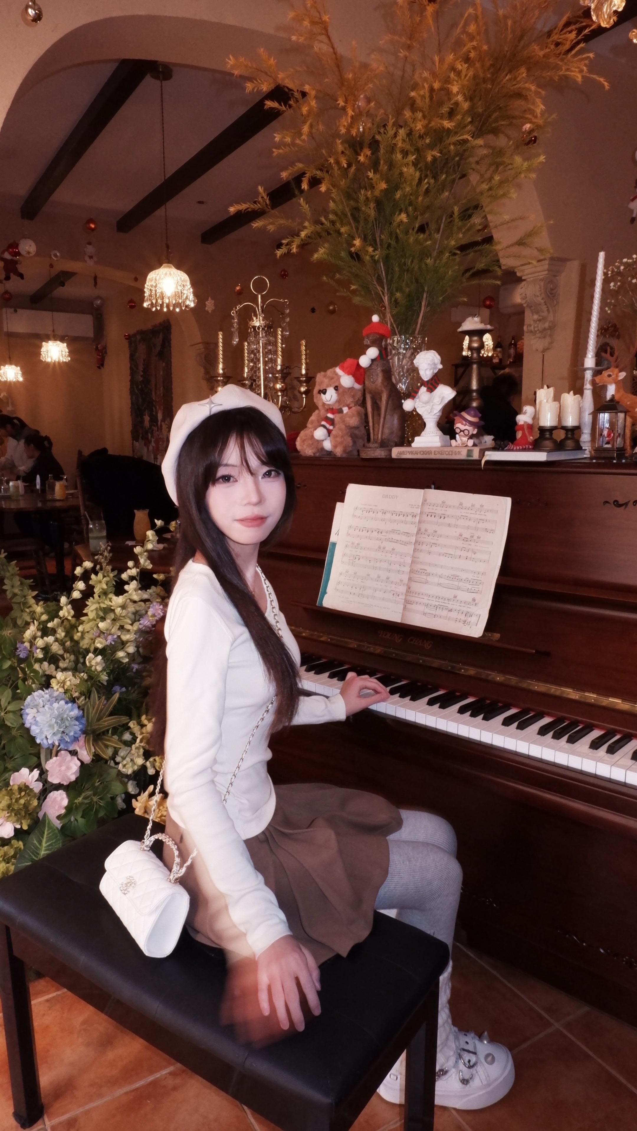 21岁生日快乐 爱自己 希望不要再掉眼泪。打开日历 突然发现今天是农历...