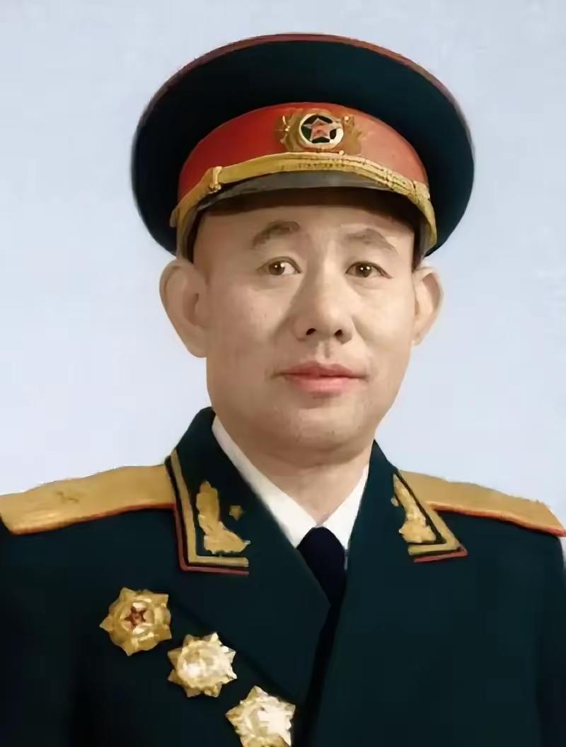 1951年，志愿军开会，彭德怀大喊了一声：“黄朝天，你给我站起来！”身处会场的黄
