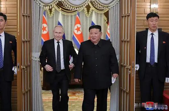 9月3日的阅兵，英国、法国、德国、加拿大、澳大利亚这些西方大国的元首，一个都没来