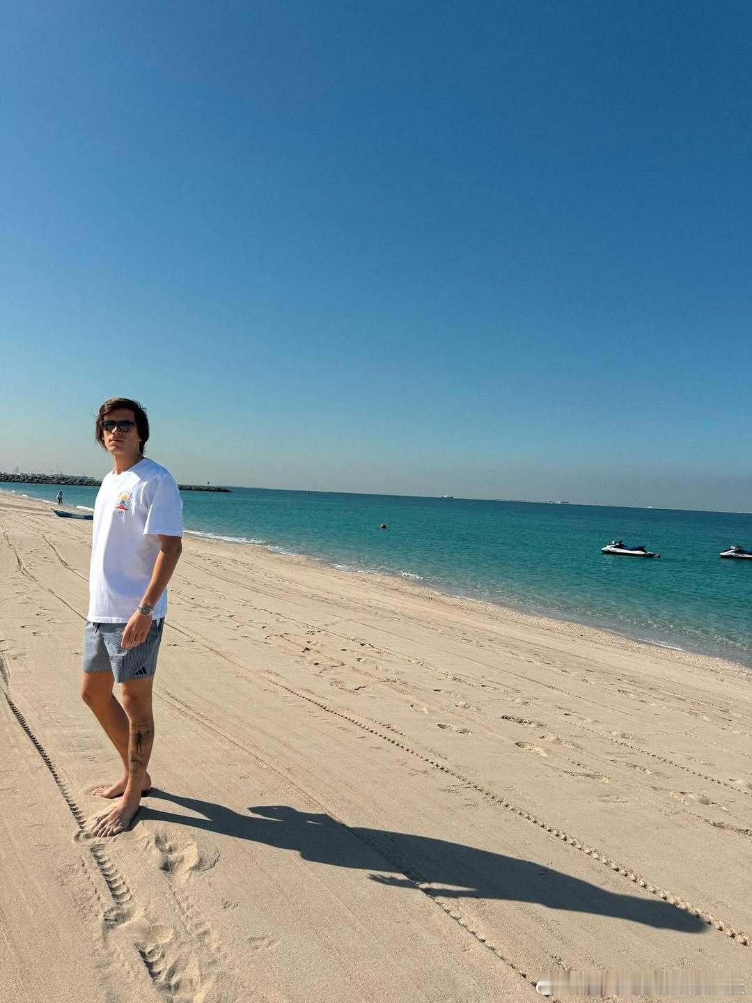 卡雷拉斯: Different XMAS!🎄 