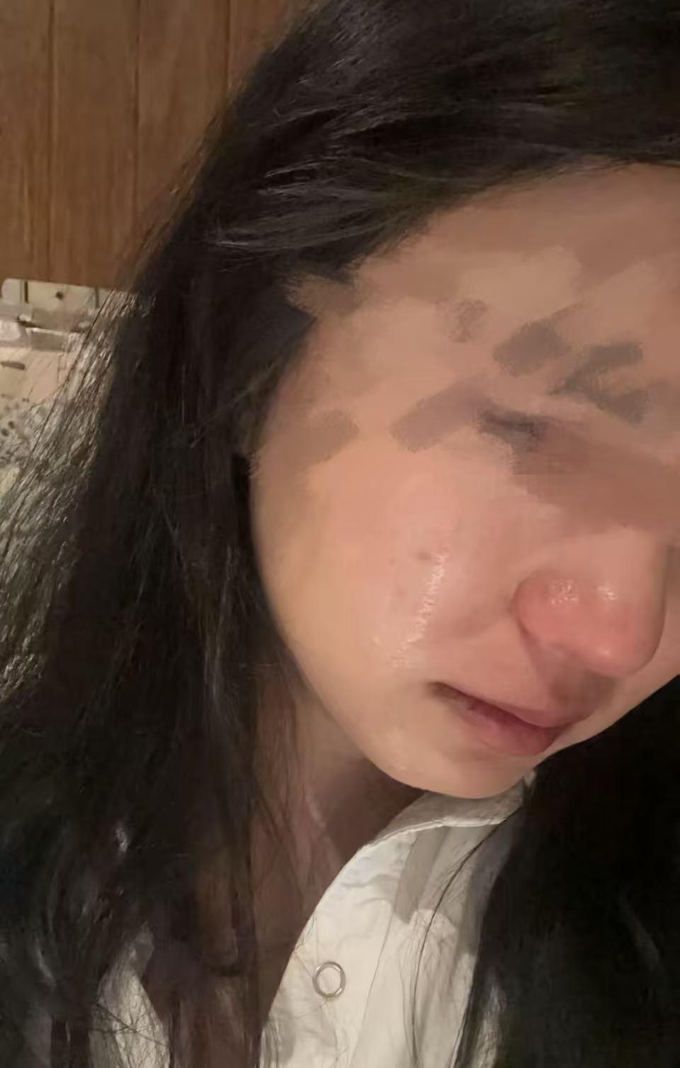 餐桌上那张纸落下来的时候，屋子里其实很安静，安静得能听见冰箱压缩机的轻微嗡鸣。陈
