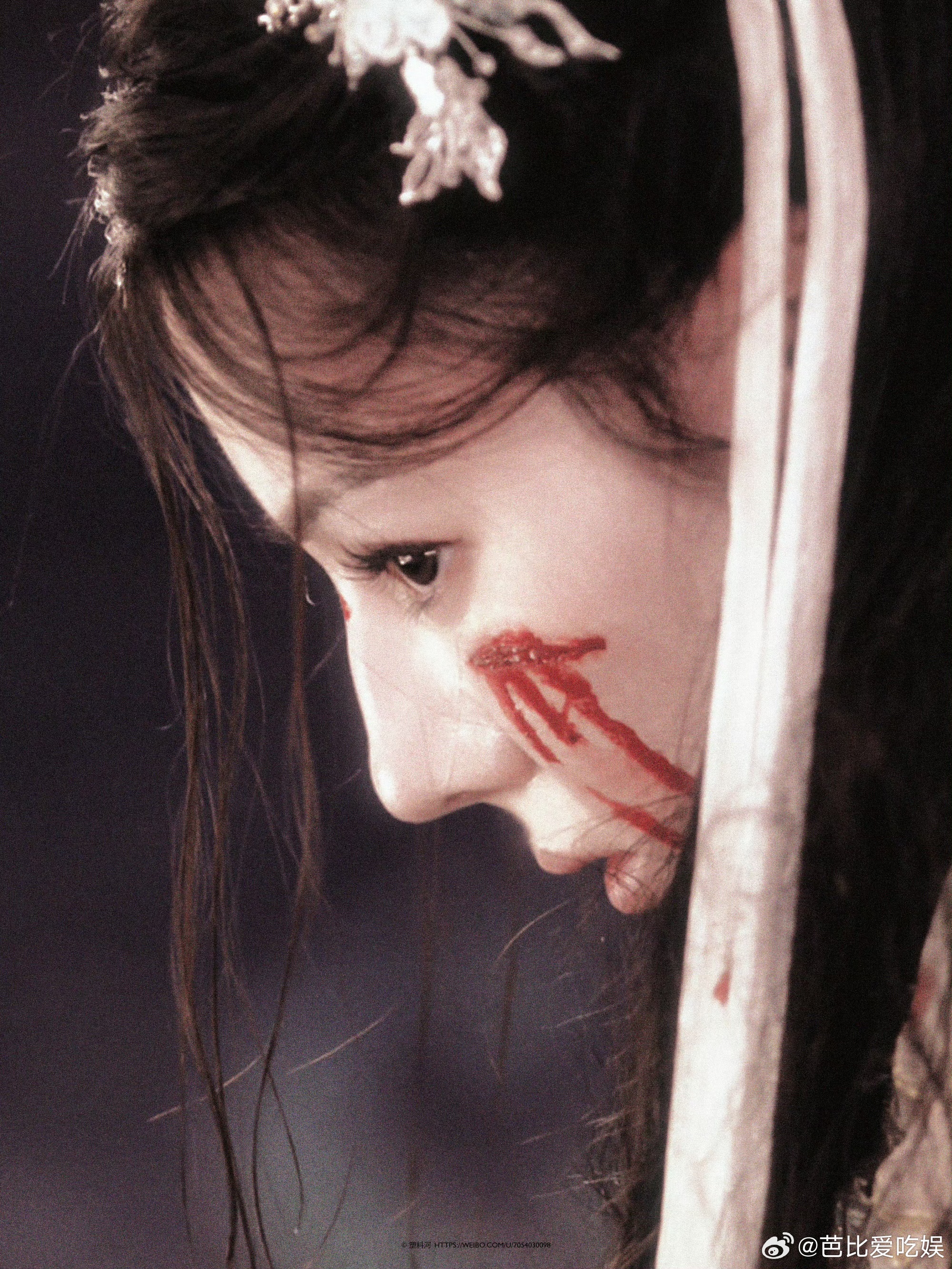 迪丽热巴白日提灯打戏好燃迪丽热巴白日提灯打戏打戏张力拉满！凌厉身手 + 冷艳气场