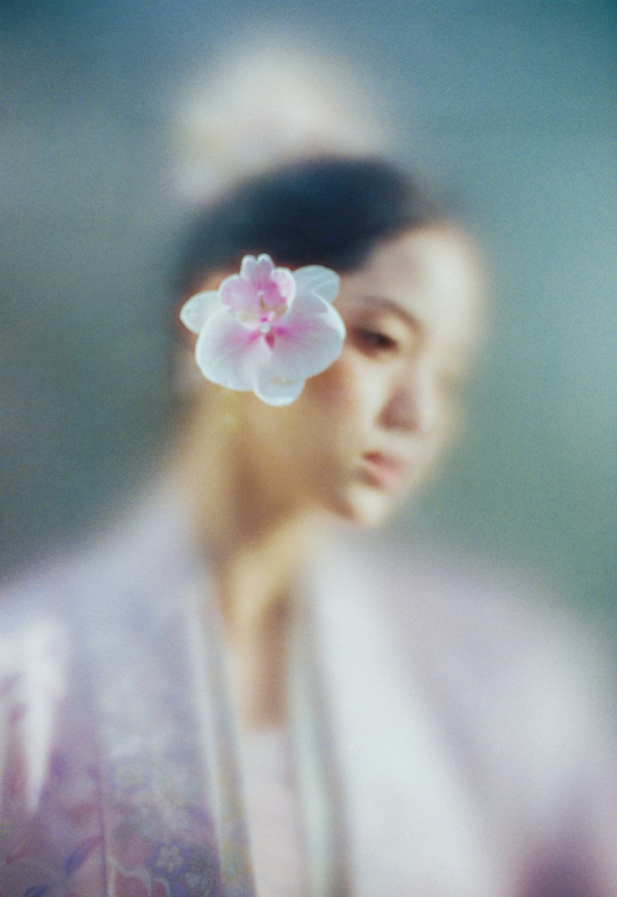 欧阳娜娜央视元宵晚会出图 欧阳娜娜央视元宵晚会出图，朦胧花仙子上线，真的好美 