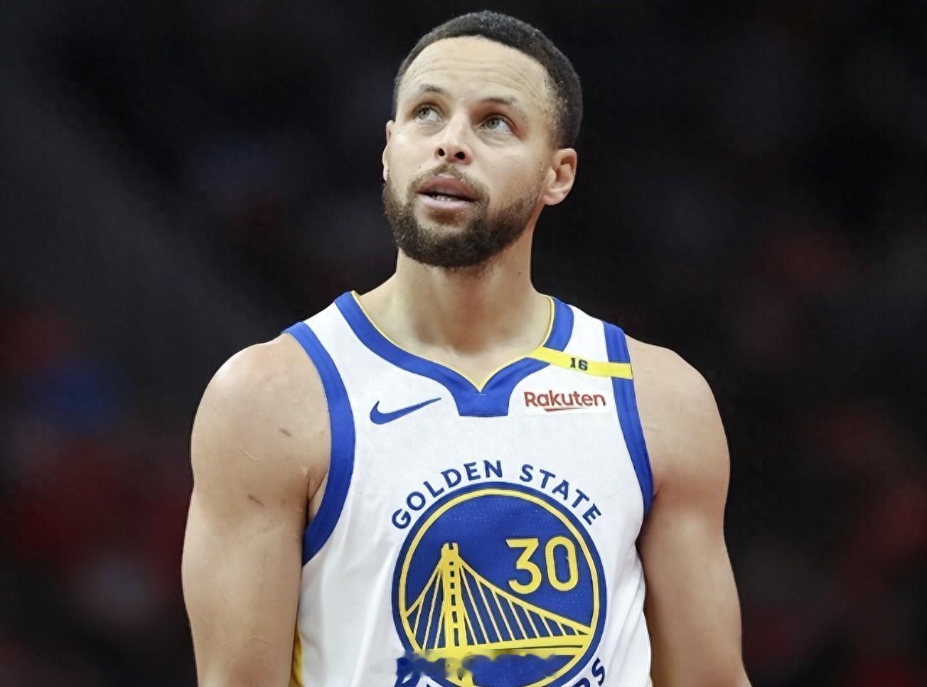 11月15日NBA常规赛，威少成历史首位25000分+10000助攻控卫；哈登砍