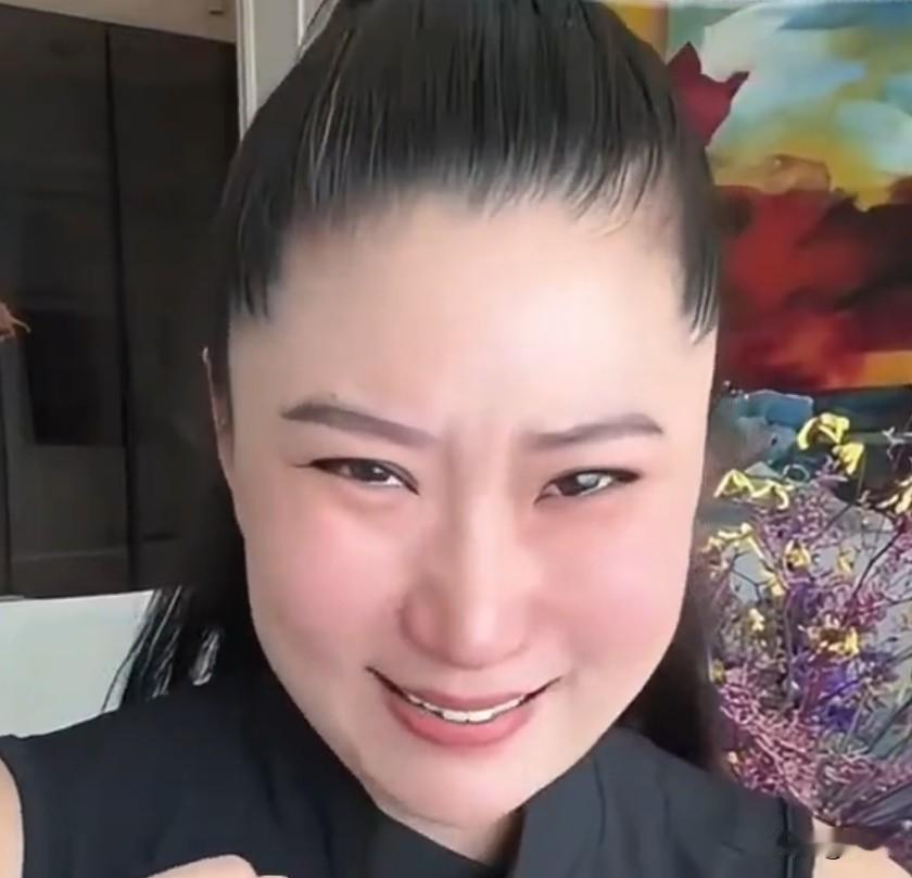 谢贤的女友哭了


谢贤女友直播哭了，毕竟相处也有一段时间，谢贤对她挺好的，多多