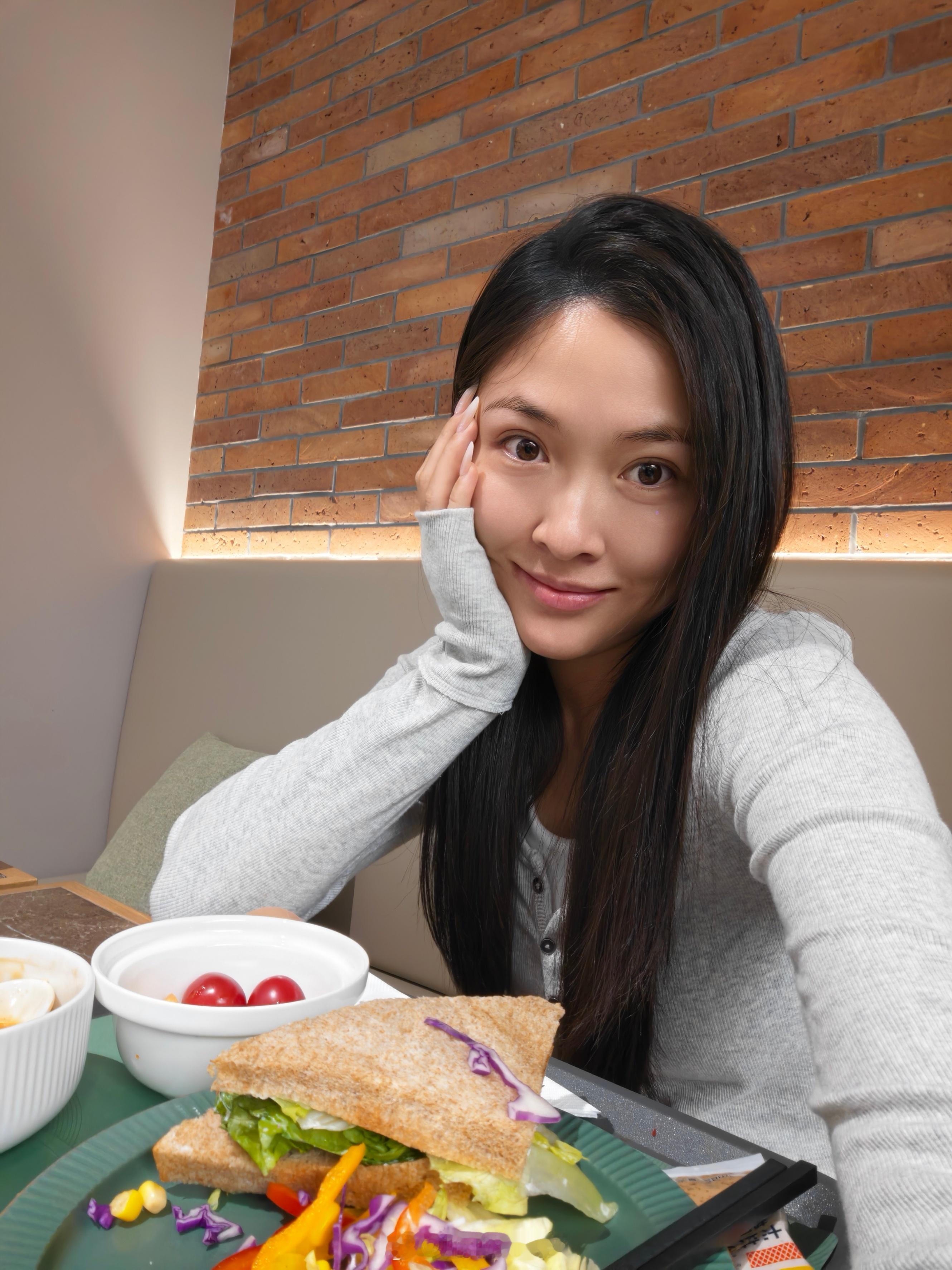 周一好啊大家～今天起太早早早了，我和身体都没醒，晕晕乎乎大夫问啥我都整不明白了，