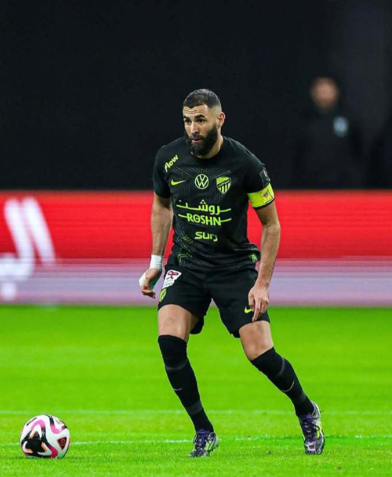 意难平 都灵vs科莫 都灵能否捍卫主场不失？机会相当好，兄弟们别掉队！亚冠精英 