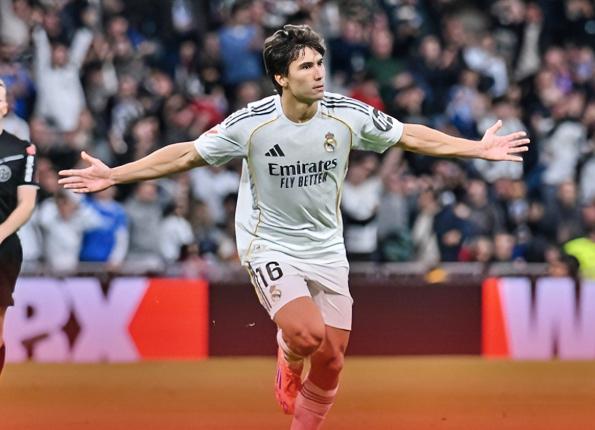 贡萨洛：左右脚＋头球！完美帽子戏法，你咋会被雪藏了呢？？？
罗德里戈：每一脚助攻