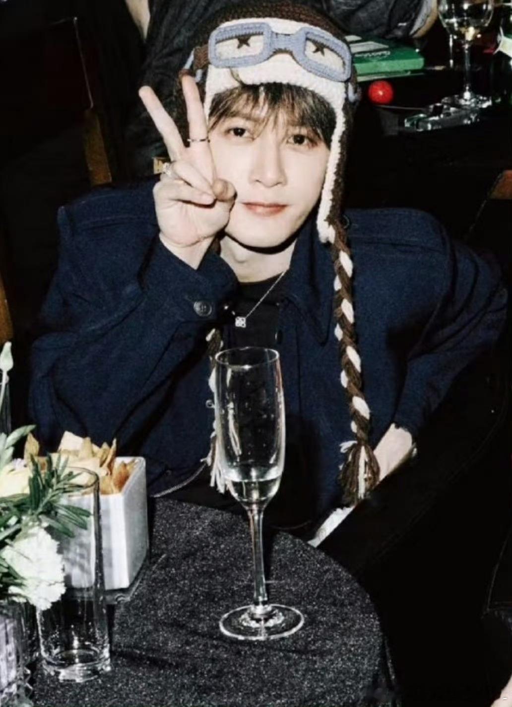 刘亦菲檀健次龚俊金靖一起唱K 啊啊啊被健次硬控！太好听了！太有实力了！抓到一只松