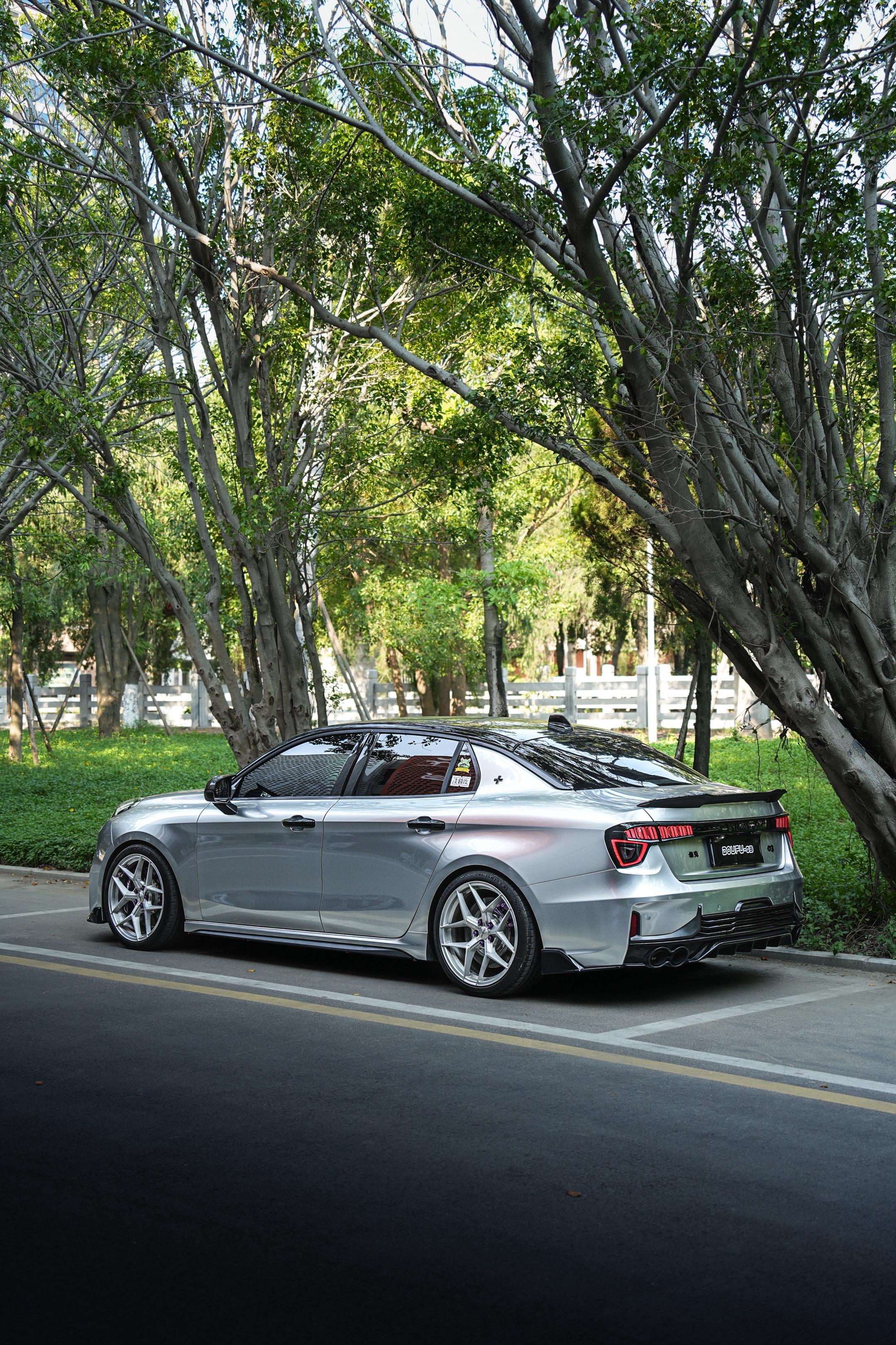 天气逐渐变冷了，领克车主又可以站起来了