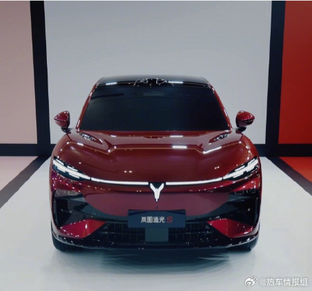 【岚图追光 S 实车亮相：定位纯电中大型 SUV，配备华为 896 线激光雷达】