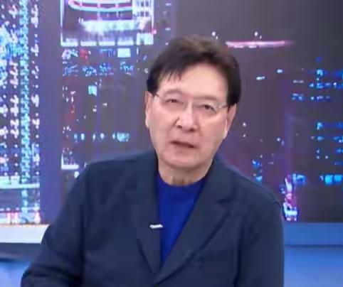 太阳打西边出来了，赵少康今天终于说了一句让人竖起大拇指的话！
赵少康在节目上，为