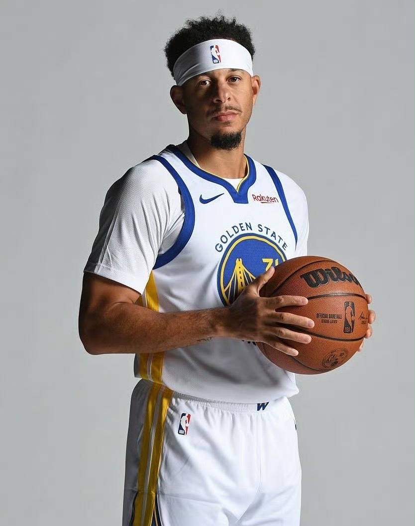 今天早上的消息太糟糕了…据记者Anthony Slater报道，塞斯库里已对下背