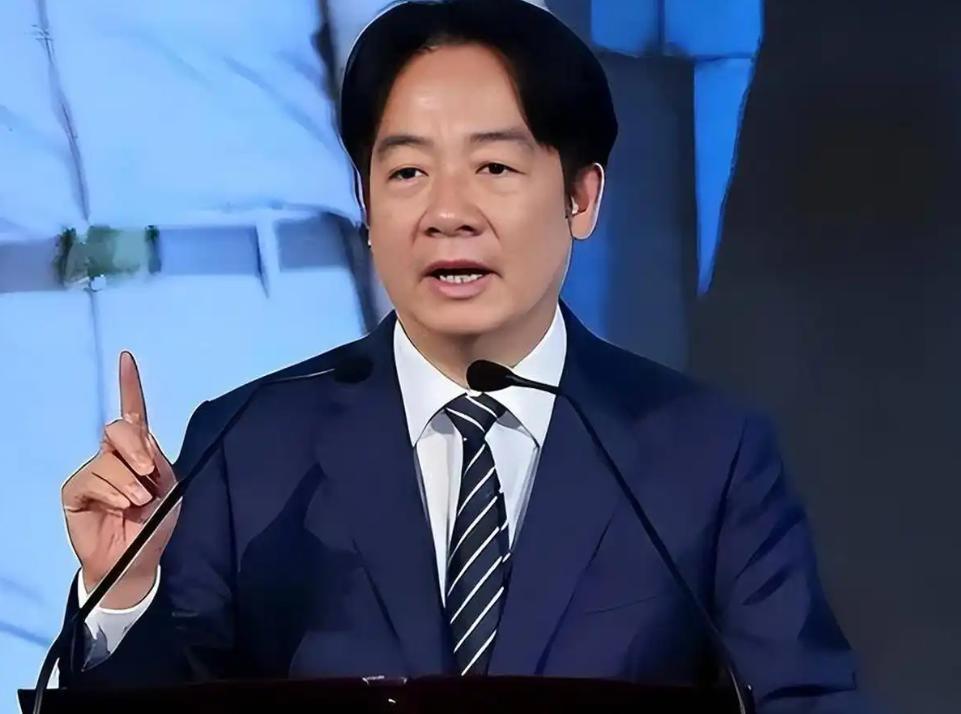 差距离谱！同样面对解放军舰机，日菲乖乖闭嘴、扭头就走，只有台军敢大声喊话！台湾退