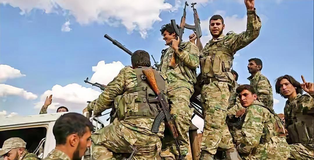 美军空袭叙利亚：反恐旗号下的地区困局何解
 
美军基地遇袭、三名士兵阵亡，美国随