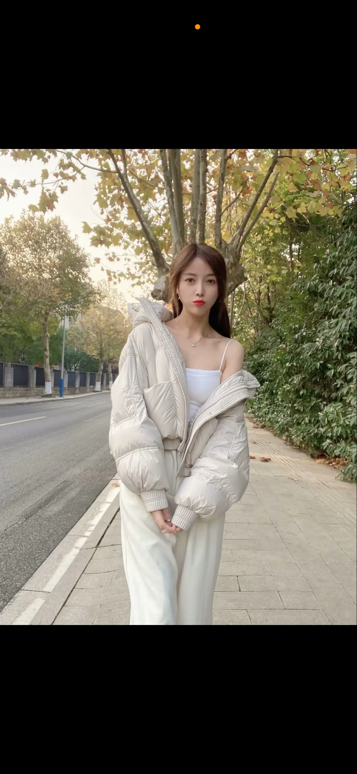 那年还是一个人，可以穿紧身衣服的冬天真好。😂。