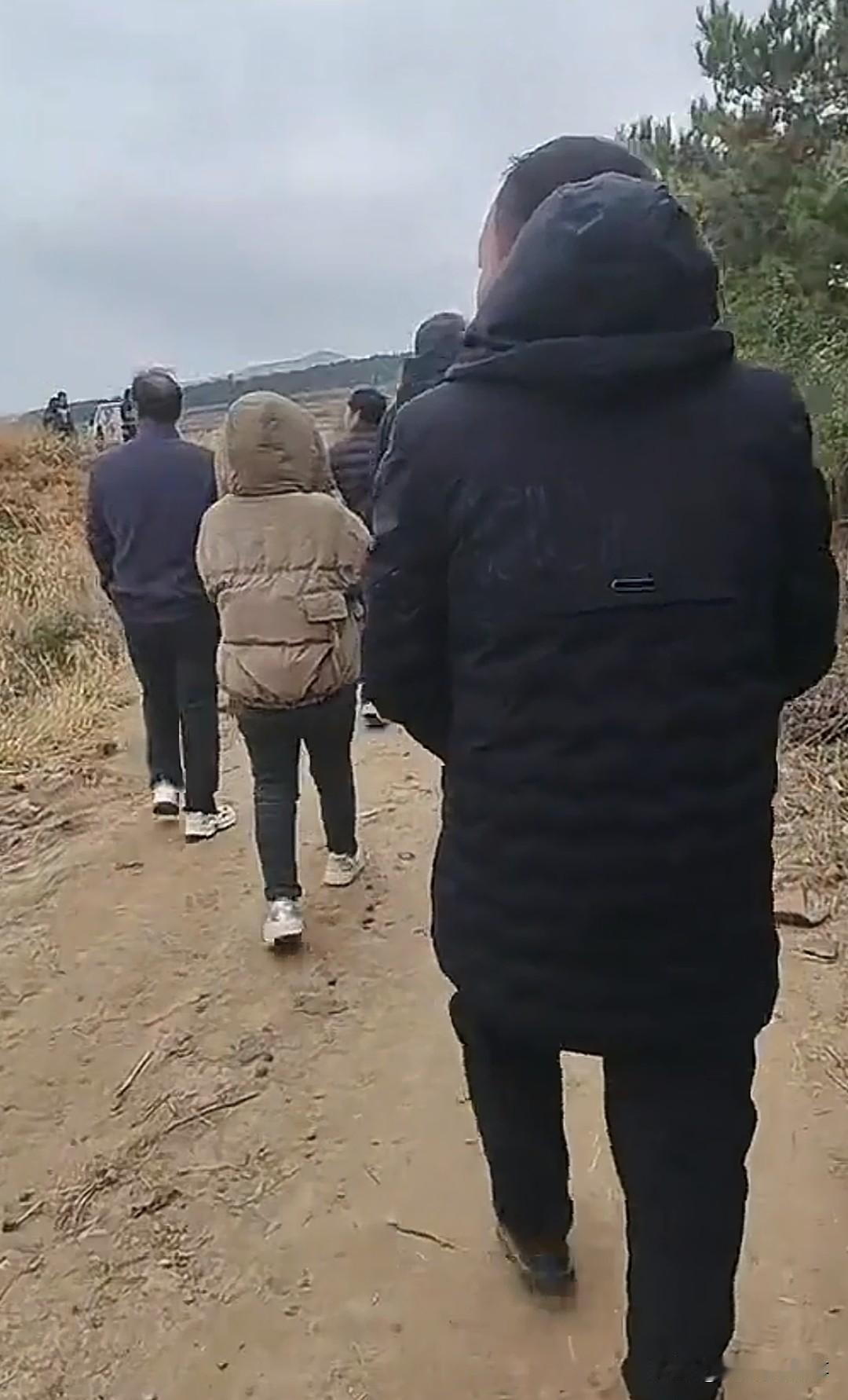 插播一条紧急消息吧，都是辽西家乡人的事，辽宁省建平县黑水镇大营子村二分地地头，十