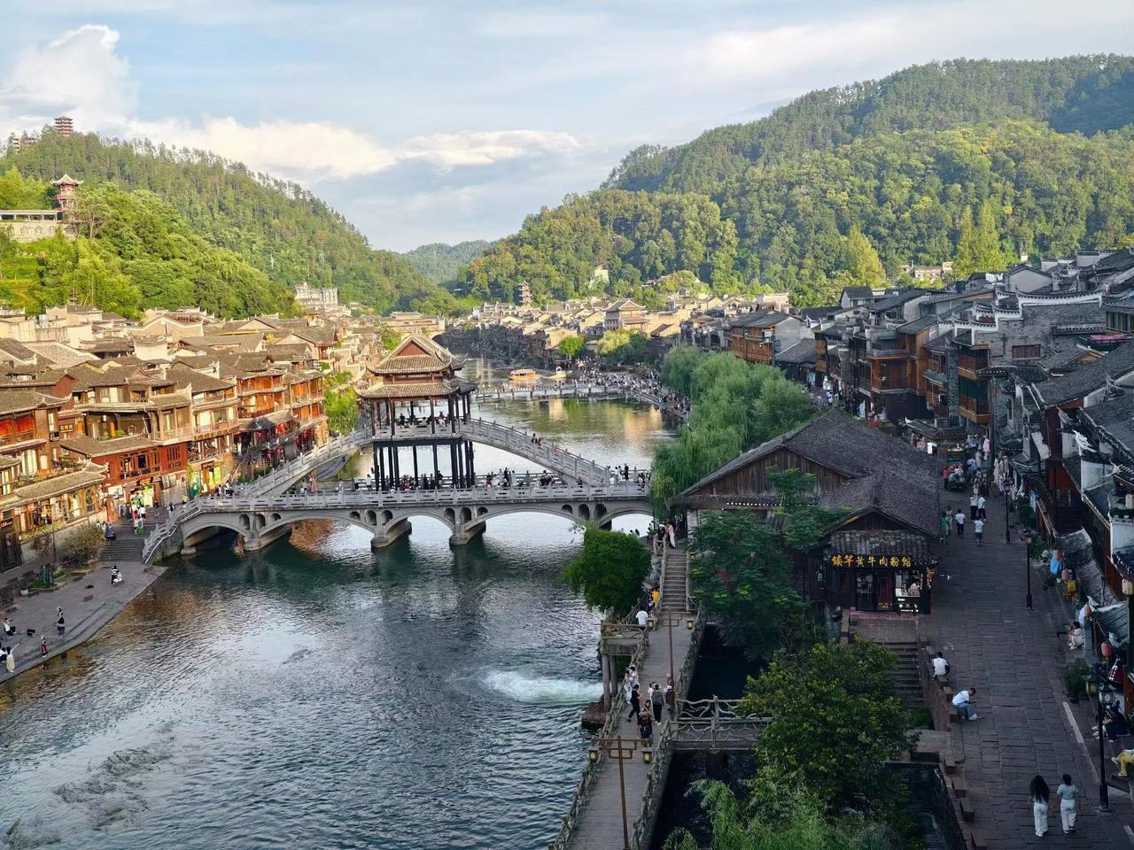 凤凰古城