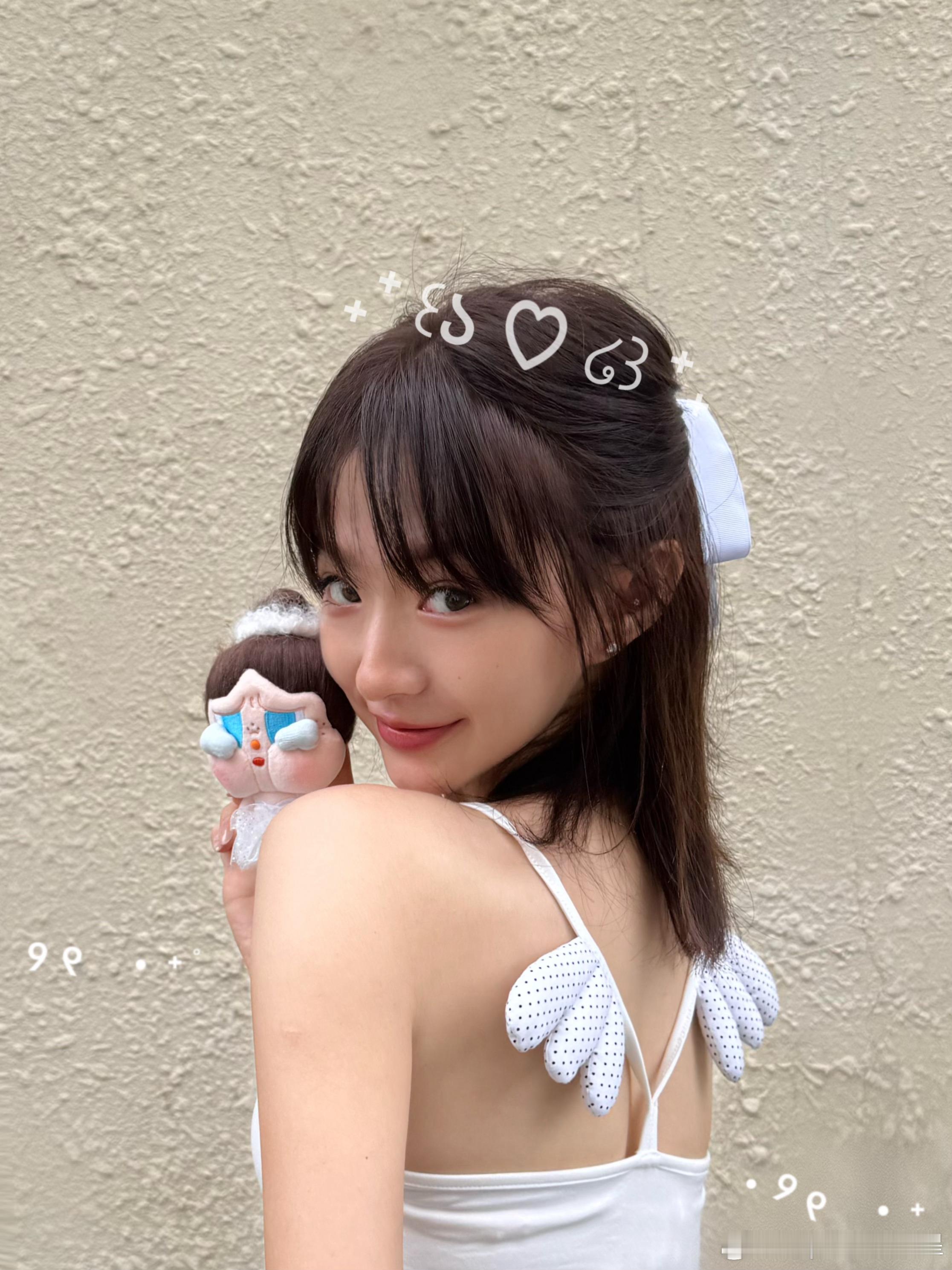 我在想 需不需要整个闲置号或👗 ..🤔这趟回家感觉买来没穿过的美衣太多啦 ​