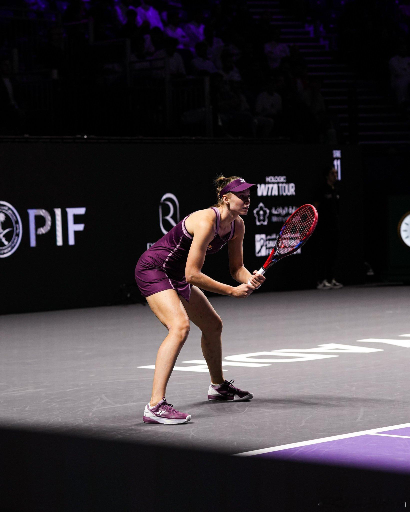 莱巴金娜年终总决赛两连胜 莱巴金娜送蛋逆转斯瓦泰克！利雅得总决赛小组赛第二轮，莱