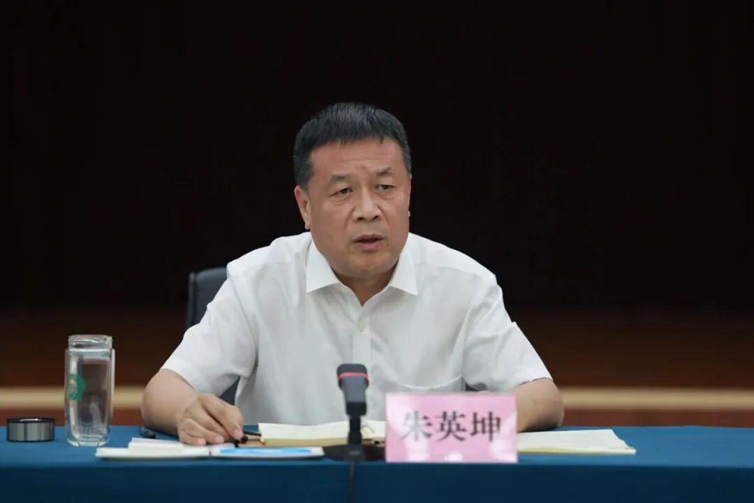 黄三角农高区领导走访慰问教职员工
​        9月7日，在第42个教师节来