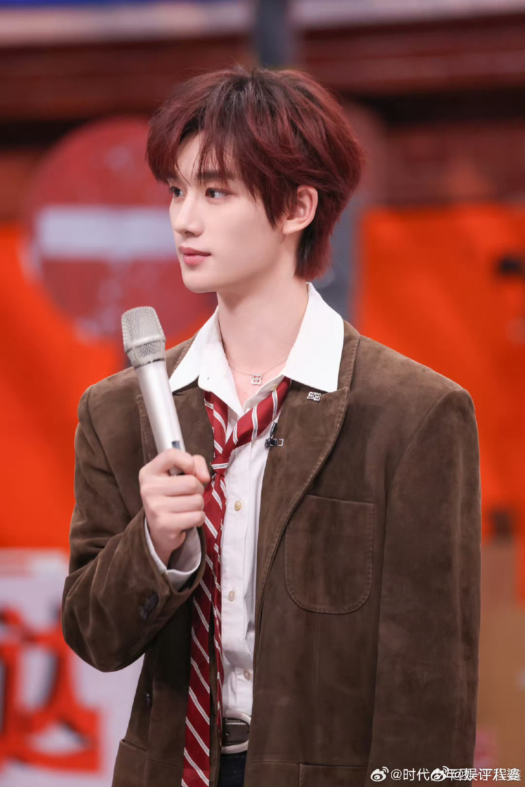 你好星期六收视12连冠谁还没看周六这期好六啊!收视12连冠的快乐谁懂!王鹤棣答问