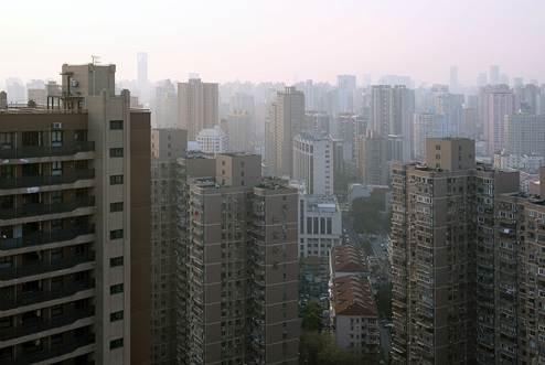 “最长40年”听起来像给买房人松了一口气，但月供变少，不代表房子变便宜。财联社9