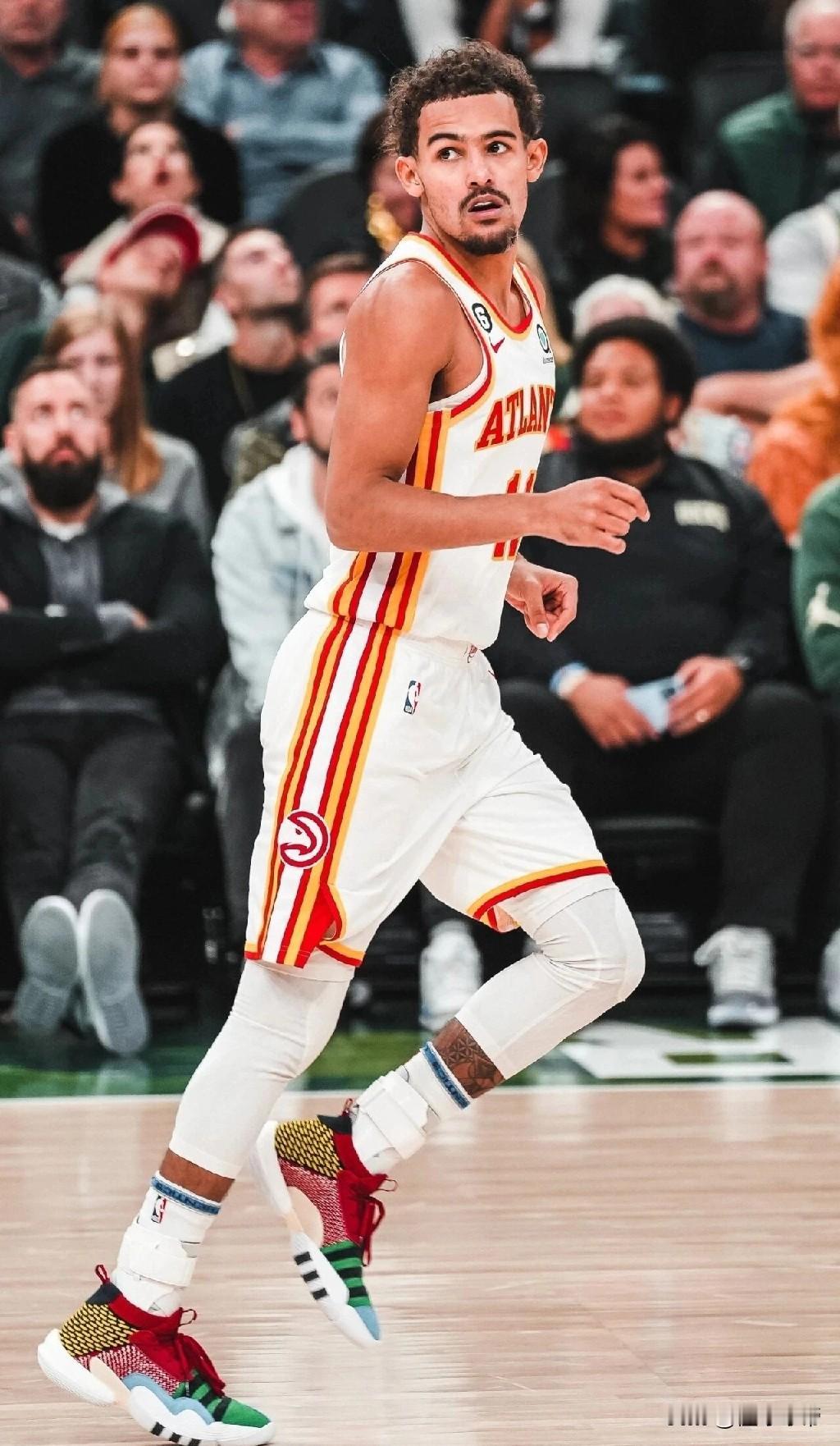 老鹰还不续约吗，特雷-杨连续21场比赛至少拿到15分5助攻现役第一人!

在今天