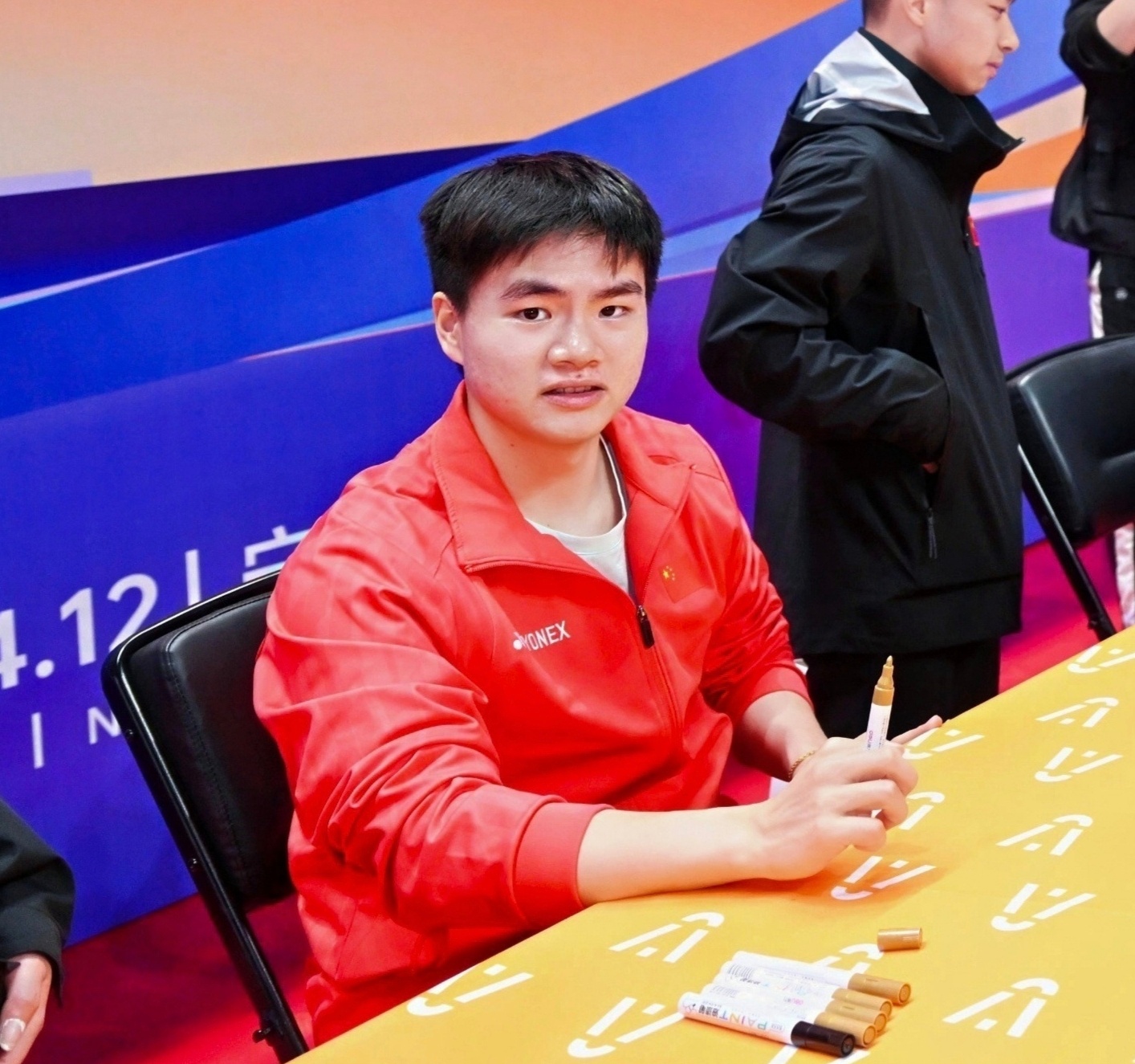 猪:我是一块没有感情的人形立牌（合影就o_o）梁伟铿