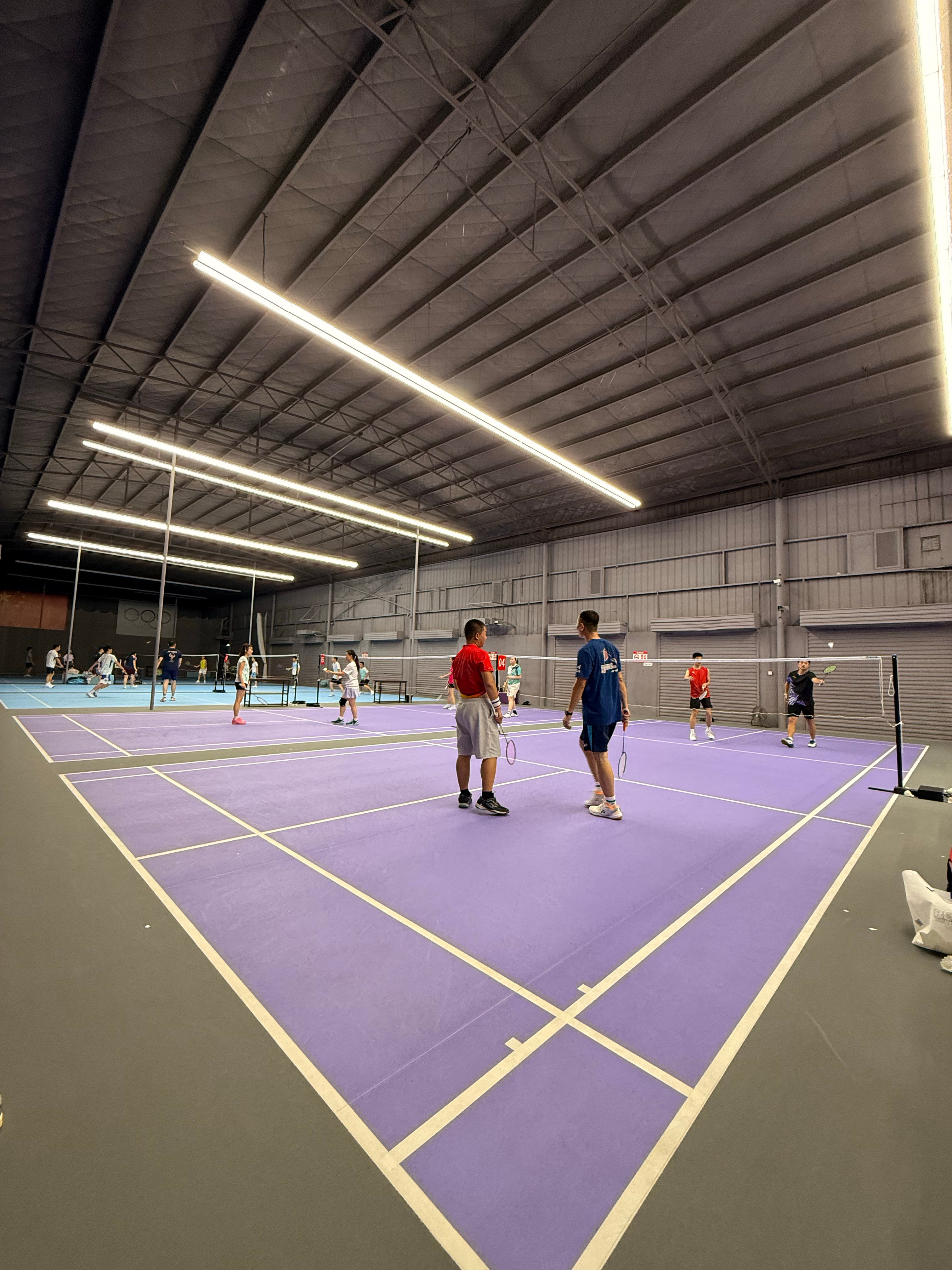 打球打球🏸明天开始出差一周运动打卡 ​​​
