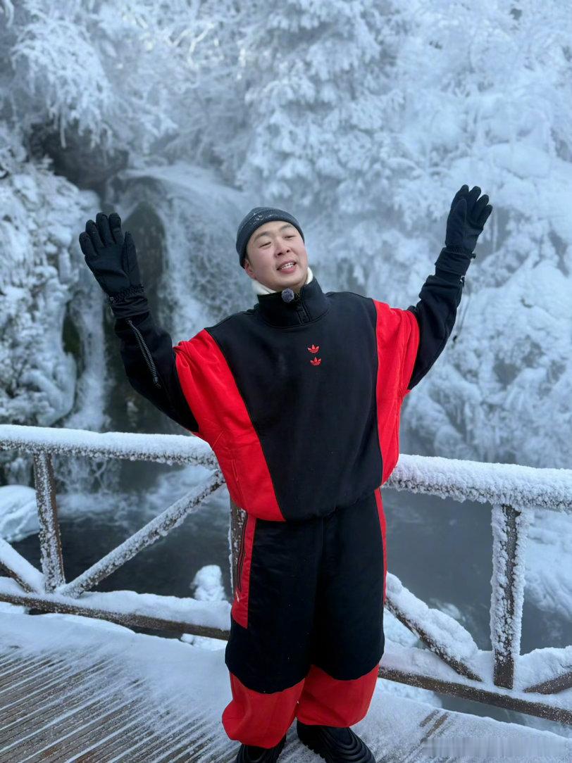 岳云鹏杜海涛连麦给我聊饿了小岳岳和海涛不愧是好兄弟啊！海涛说“在天津吃迷糊了”，