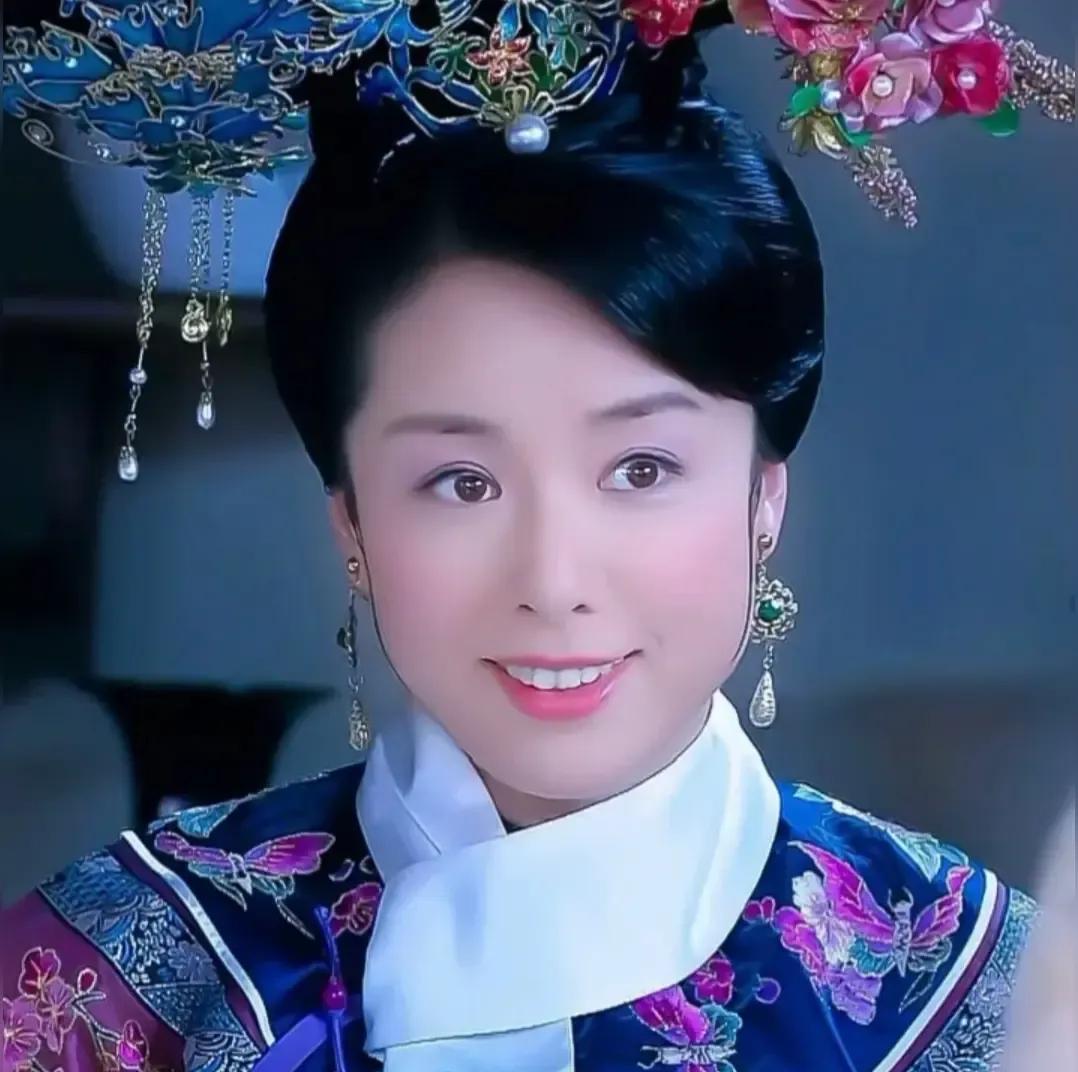 新版还珠格格增加了一个重要的角色，那就是五阿哥的生母瑜妃。历史上的瑜妃也活了近八