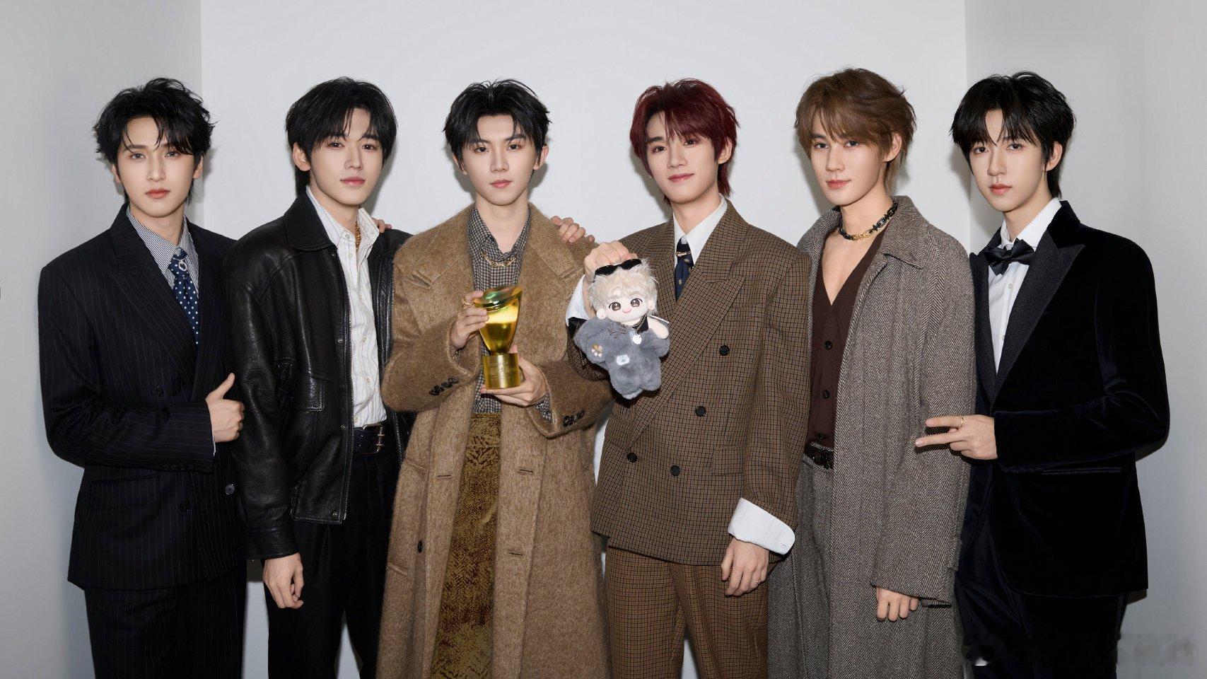 时代少年团星光大赏合照有🈶，是谁家的少爷们啊都帅成什么样了啊啊啊