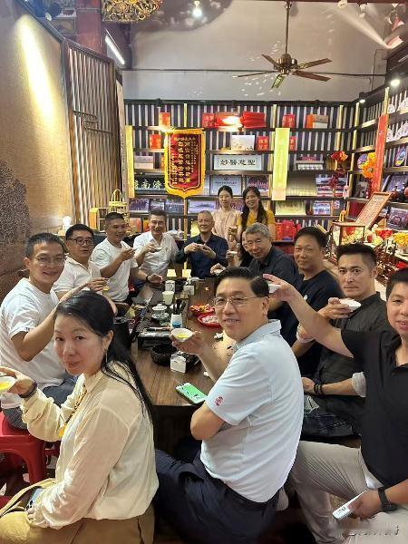 把统一当成被统一？张亚中建言，要提前搭建框架凝聚心灵契合。

张亚中提出的统一前