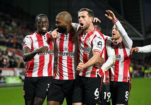 布伦特福德3比1伯恩利 布伦特福德的右边后卫卡尤德是球队不可或缺之人，因为蜜蜂擅