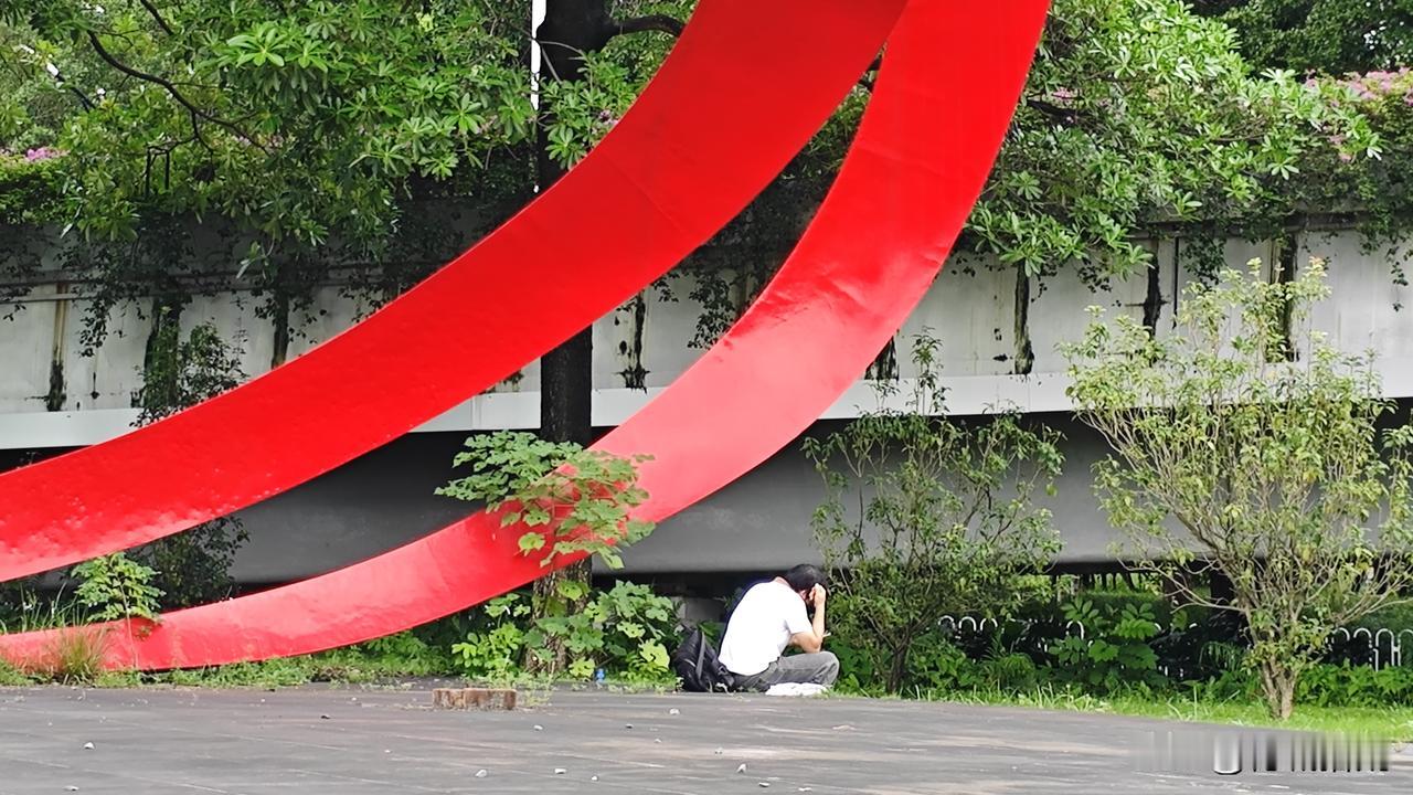 骑行到天河小新塘，在科学大道入口，发现有一处被遗忘的羊城新八景 ——“科城锦绣”