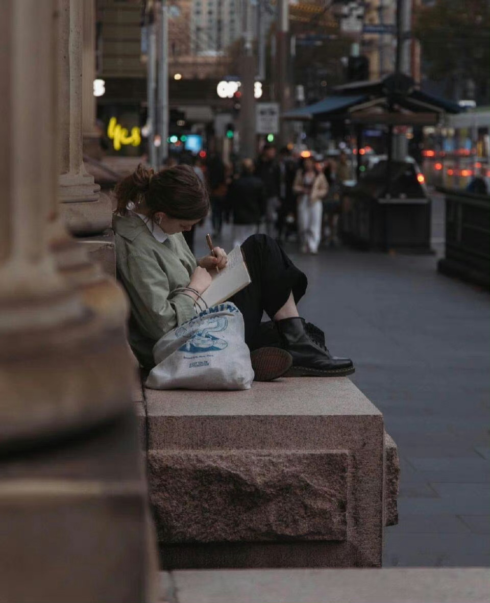 真正维系一个家庭的纽带并非血缘关系，而是生活中彼此之间的尊敬和快乐。——理查德·