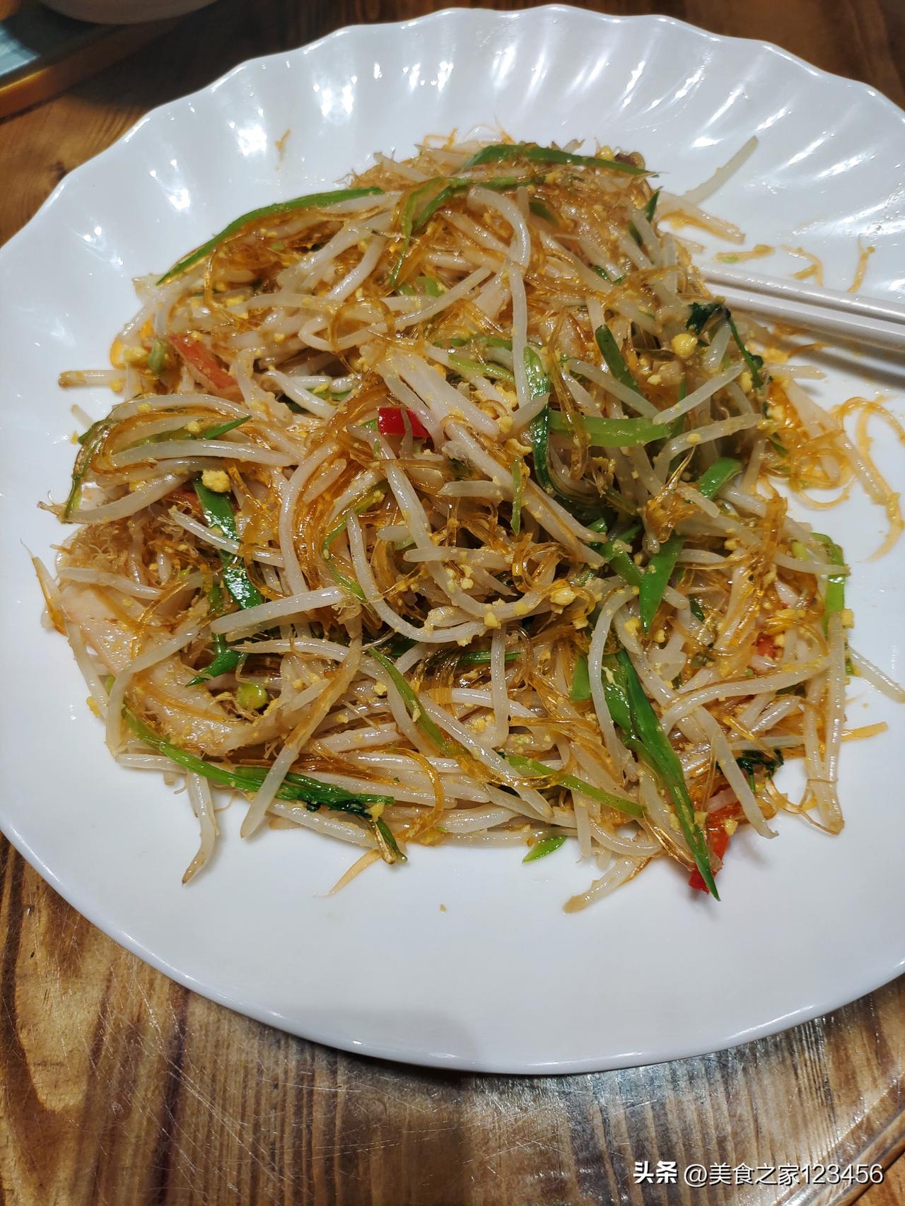 藏在大良伦教乌洲的本地人食堂，地理位置有点偏，但静中带旺，周边有不少食肆，环境幽