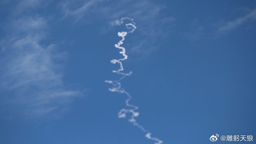 据X平台“战地”（The Battlefield）消息，此刻，伊朗的弹道导弹正在