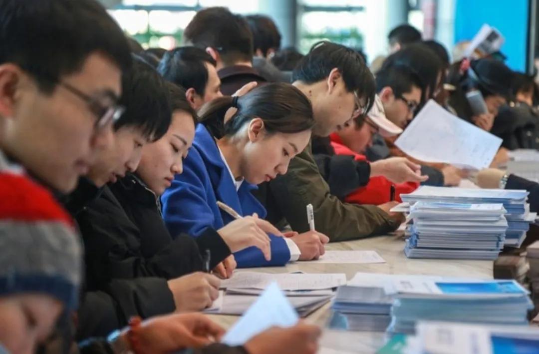 #秋日生活打卡季#中国刑事警察学院在东北地区不同省份的录取分数线情况如下：
 