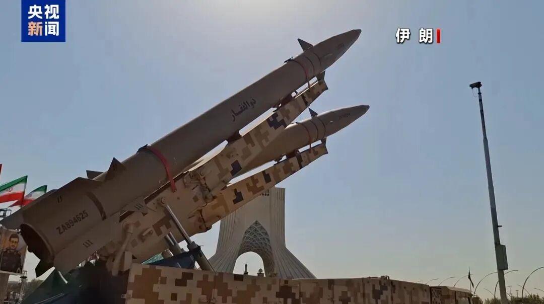 伊朗首次主动出击，怒射大批弹道导弹，铺天盖地砸向约旦美军基地。伊朗这次的先发制人