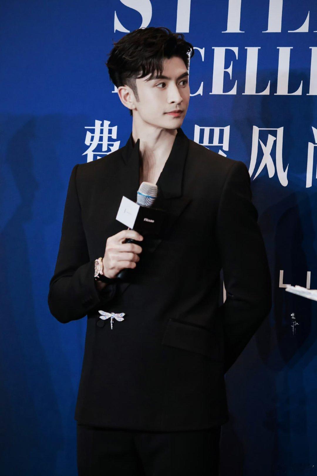张云龙云归喜事 zyl张云龙云烨方观鱼第一眼惊艳，第二眼沦陷，第三眼不负遇见​​